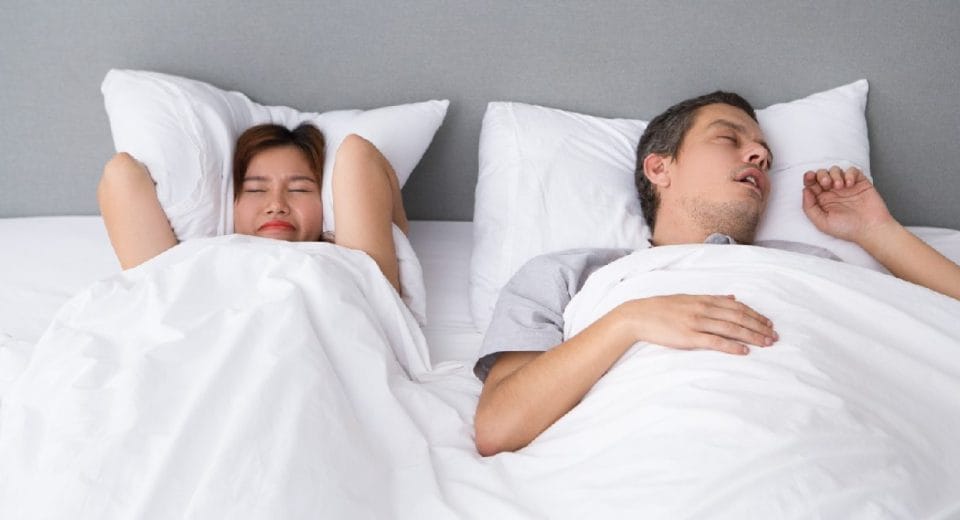Apakah Mendengkur saat Tidur Tanda Penyakit Jantung